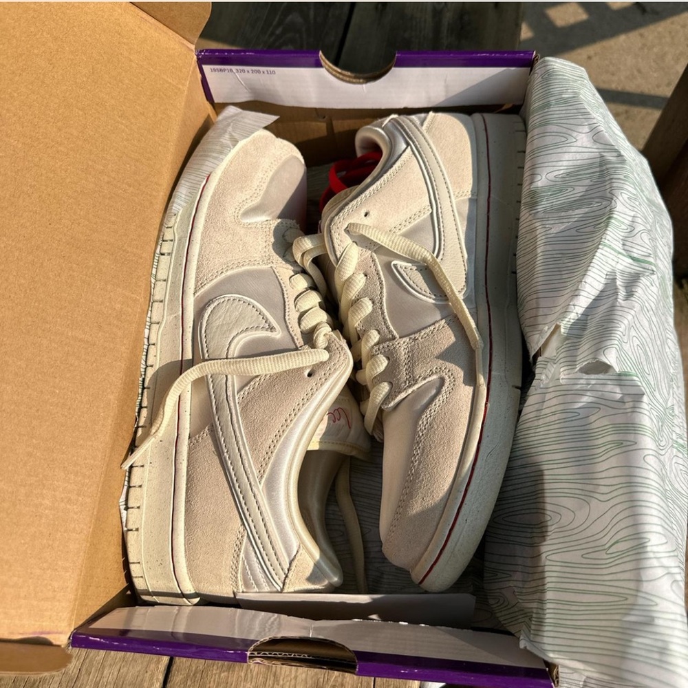 nike dunk low sb city of love sneakers